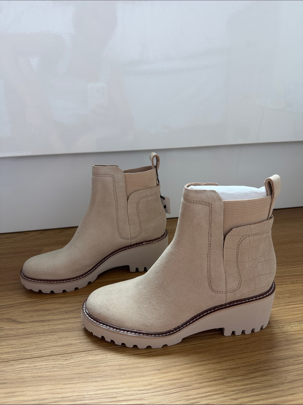 Dolce Vita Light Beige Suede Platform Chelsea Booties - Picture 4 of 6